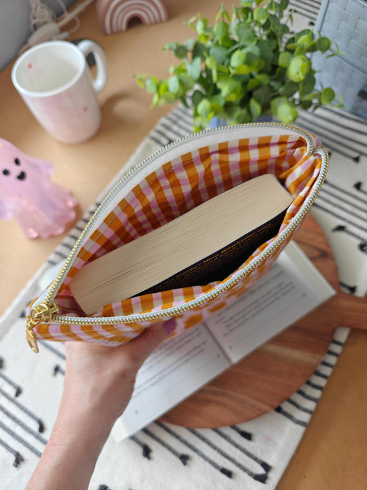 Gingham Honey Bear Kindle and Book Sleeve With Zipper  | 11 inch iPad Sleeve