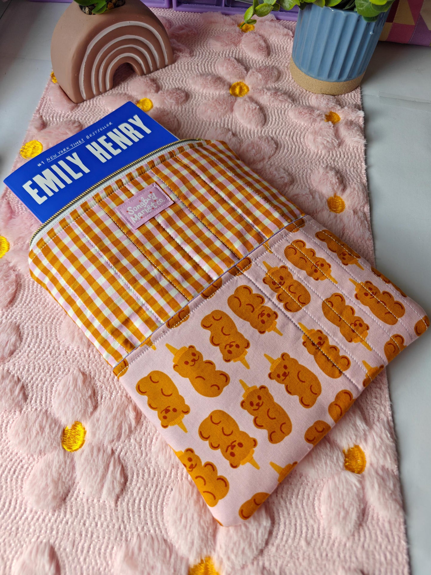 Gingham Honey Bear Book Sleeve With Zipper And Front Utility Pocket