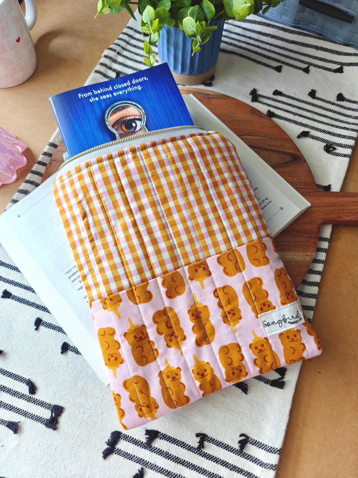 Gingham Honey Bear Kindle and Book Sleeve With Zipper  | 11 inch iPad Sleeve