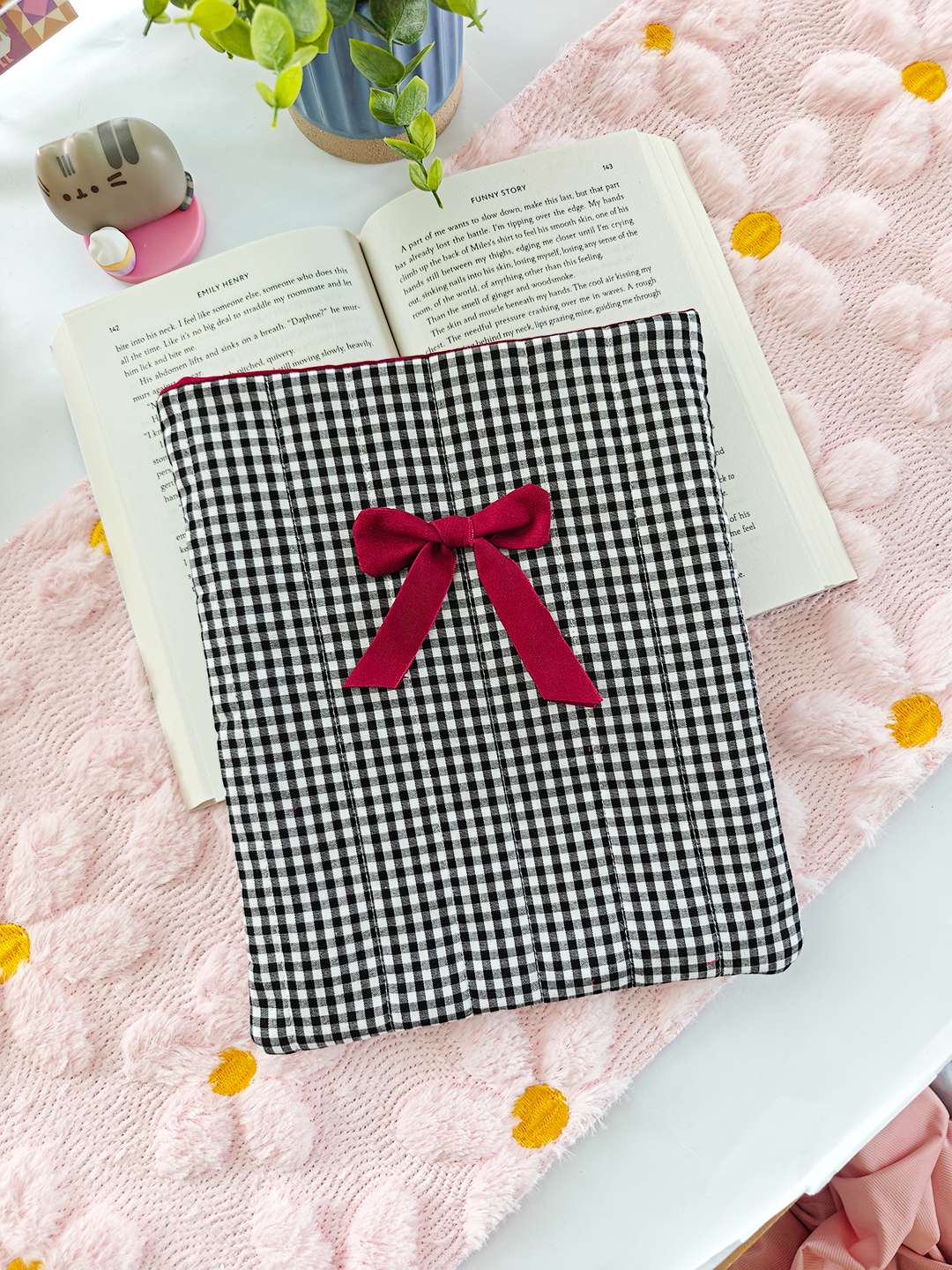 Quilted Black Gingham Book Sleeve Pouch with Crimson Red Bow