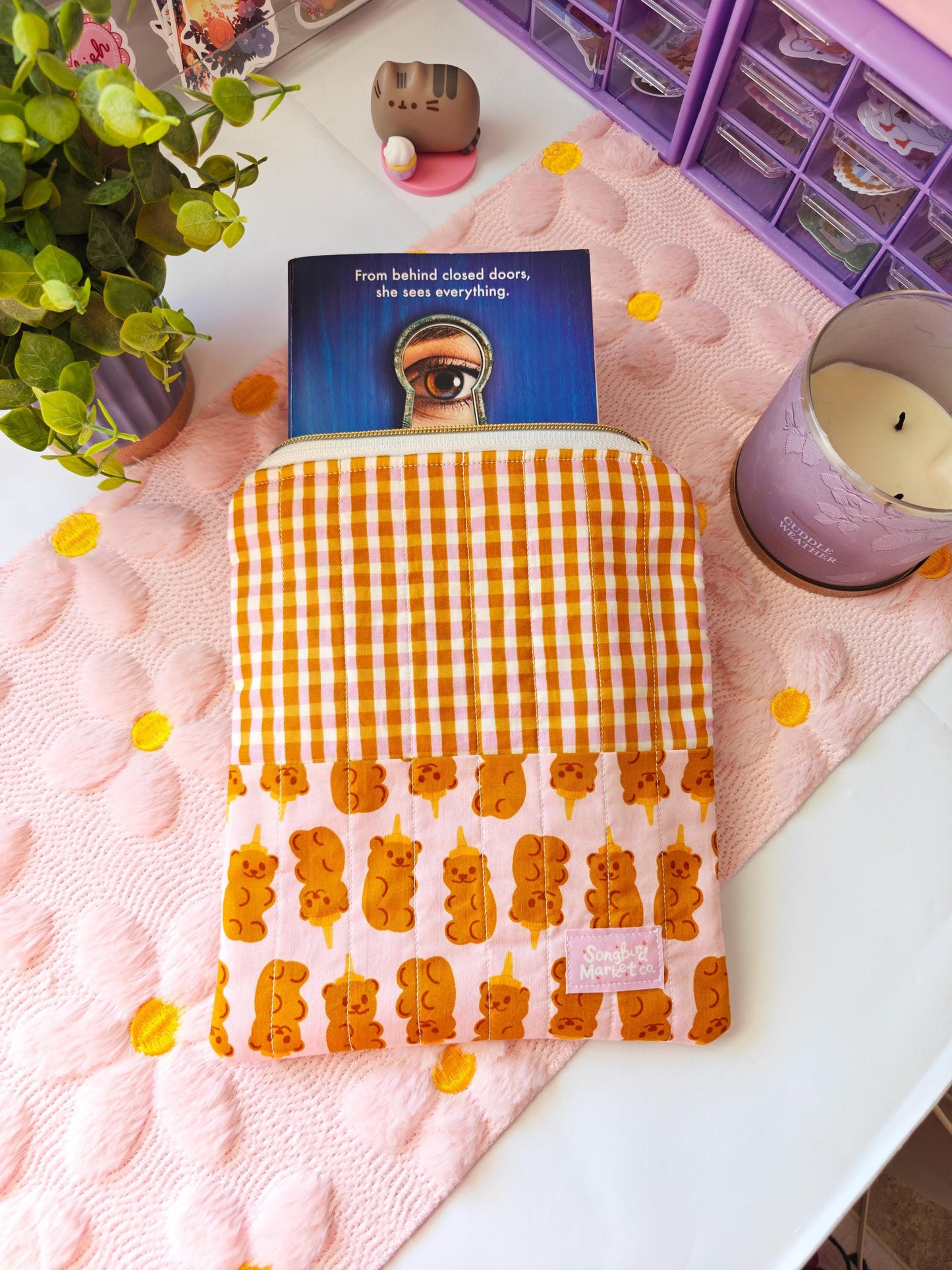 Gingham Honey Bear Kindle and Book Sleeve With Zipper  | 11 inch iPad Sleeve